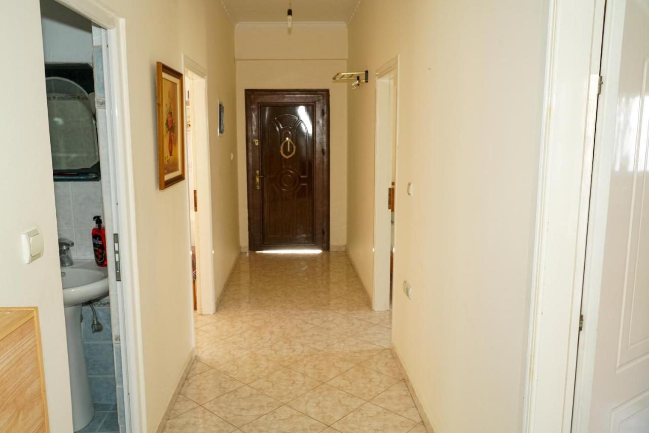 Connie'S Apartments Sarandë Esterno foto
